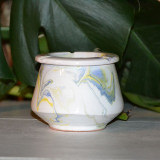 Cendrier Tunisien Karim marbré bleu, jaune et blanc