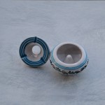 Cendrier anti fumée Tatoué turquoise et blanc - Mini modèle