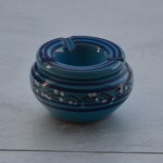 Cendrier petit modèle anti fumée Tatoué bleu - D 10 cm